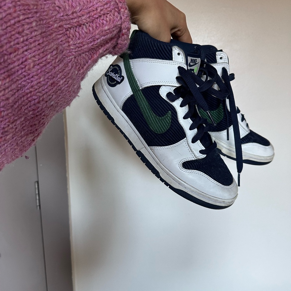 Nike Dunk High
Sports Specialties White Navy